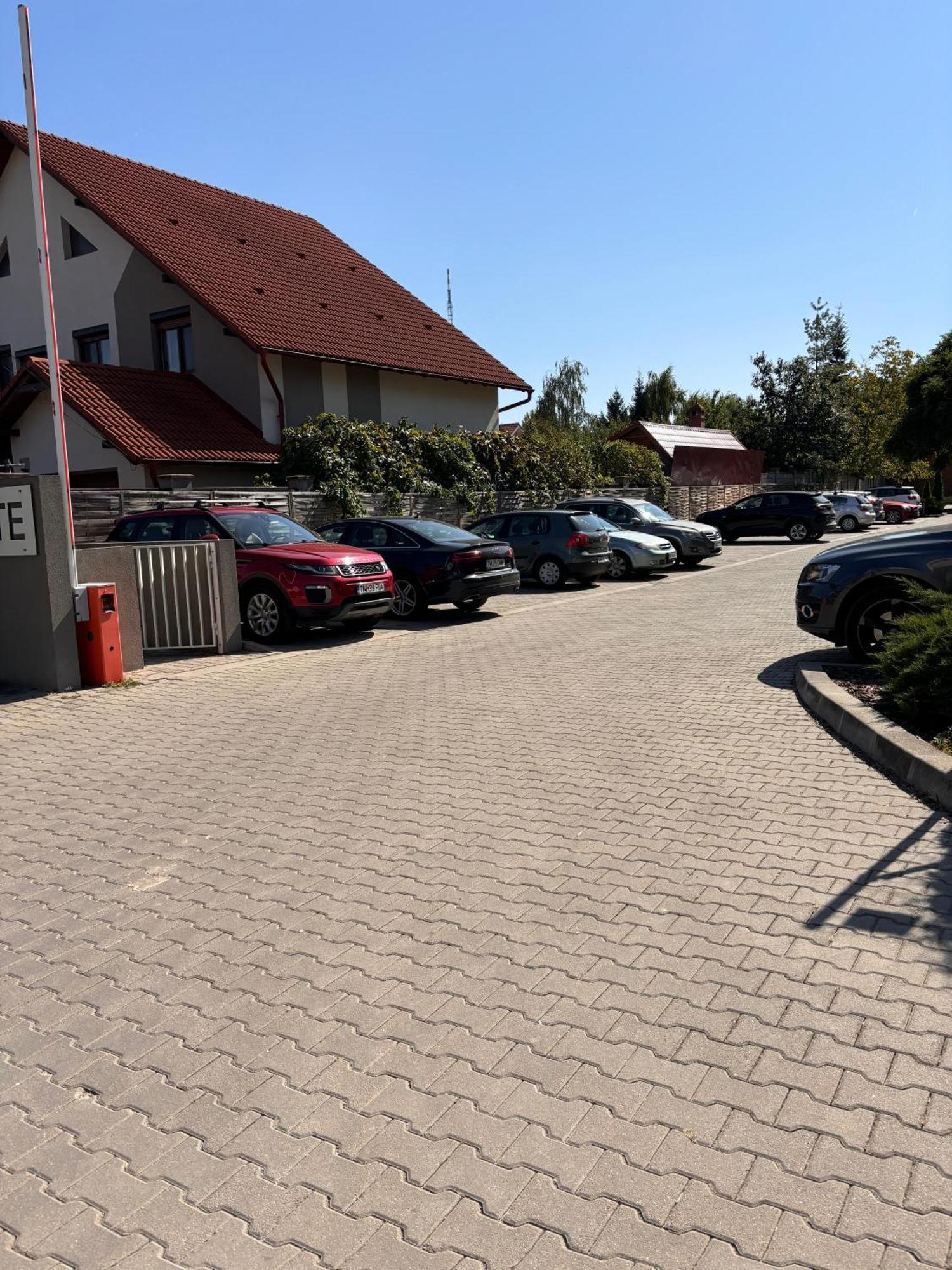 Mirvana Apartments Metheor Executive Suite Temesvár Kültér fotó